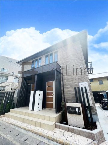 京都市左京区の2023年8月完成のメゾネットタイプの新築アパート。総戸数2戸でプライベート重視の方にもオススメです。小型犬・猫合わせて2匹までOK