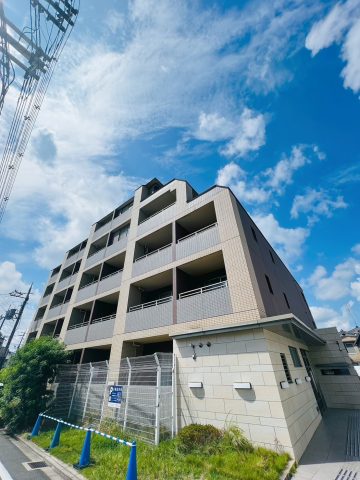 京阪出町柳まで徒歩圏内!交通面もとても便利です。安心のオートロックセキュリティに宅配ボックスも完備。
