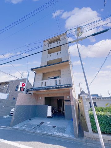 仁王門の1K賃貸!ネット使用料無料!充実した設備が素敵なお部屋ですね!最寄りの京阪三条に徒歩圏内!