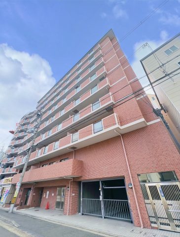 今出川の駅前物件!歩いてすぐの立地がポイントですね!毎日の通勤通学に便利な立地!ルームシェアにもOK!