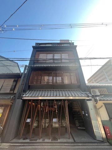 姉小路通に面した1階のテナントです!