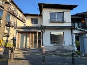 清水観光駐車場前のテナントです!
