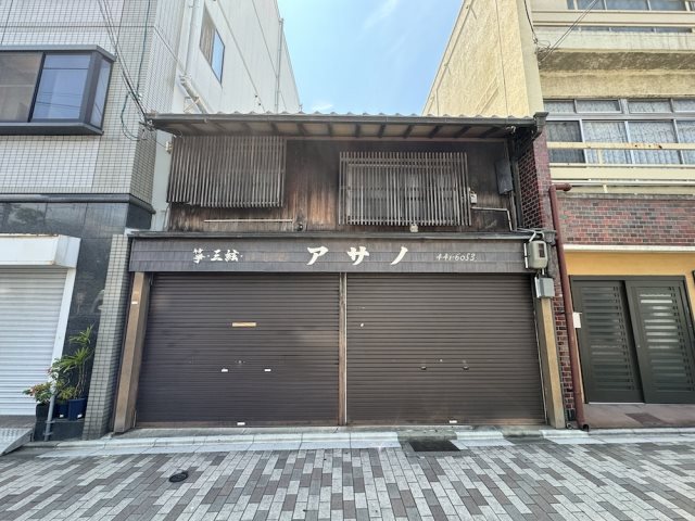 今出川通りに面した住宅と業務用の両方使える貸家です!