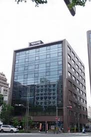 御池通りに面したオフィスビルです!