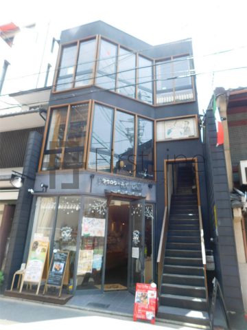 六角通り面したテナントです!